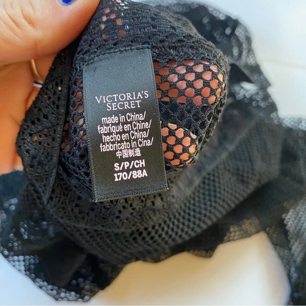 ❌SOLD🏷️Victoria’s Secret Mesh Fishnet One Piece Long Sleeve Black Bodysuit - Picture 5 of 6